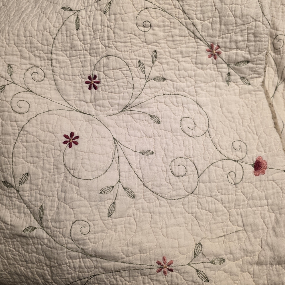 King Sized Floral Embroidered Quilt - Cream and Pink
